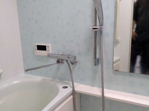 交換前のシャワー水栓 交換前のシャワー水栓