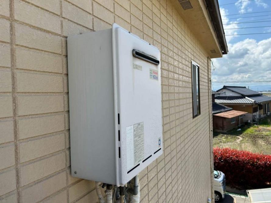 交換前の給湯器の様子