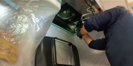 レンジフードクリーニングの様子