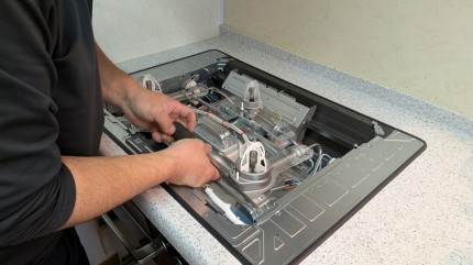 新しいデリシアを組付していきます