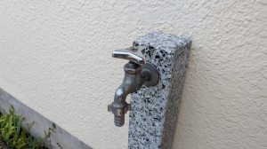 施工前|長年使用された外水道 施工前|長年使用された外水道