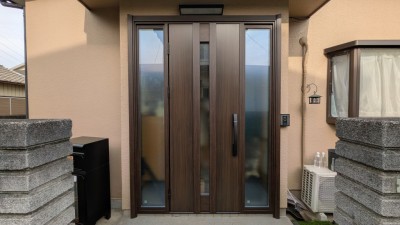 リフォーム後の玄関ドア