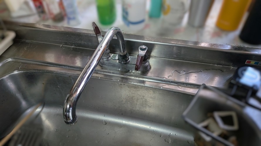 施工前のキッチン水栓