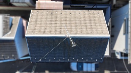 屋根全体のドローン撮影画像